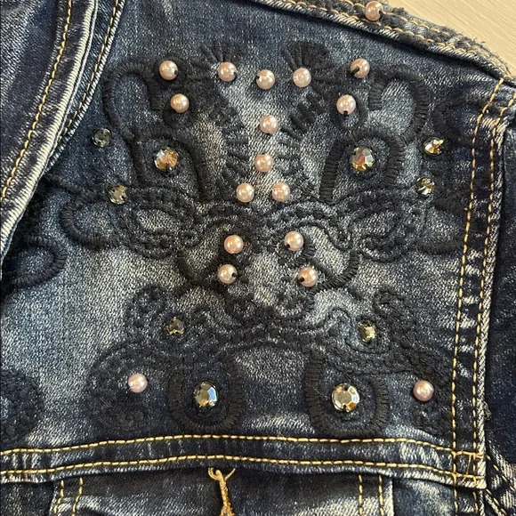 FEMME FATALE Pearl Embroidered Denim Jacket - Picture 5 of 16